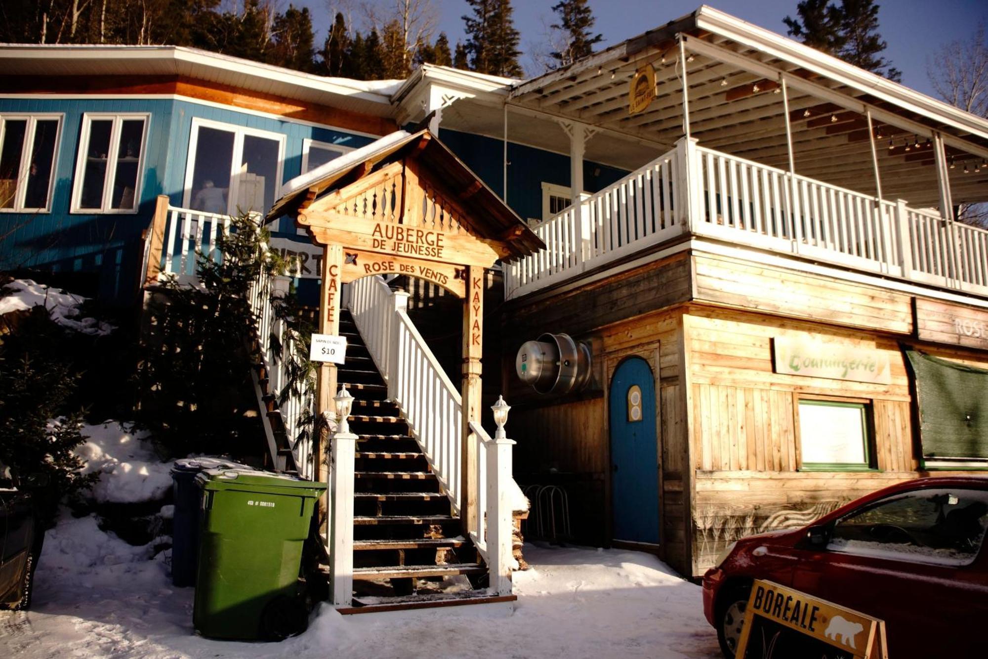 Auberge Aventure Rose Des Vents Сент-Роз-дю-Нор Экстерьер фото
